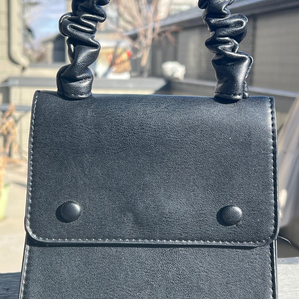 NOATD 8831628 NO. 8833313 Black Leather Bag